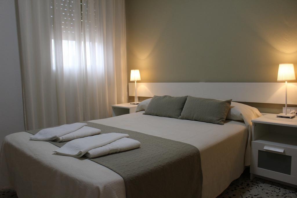 Apartamentos Bolonia Paraiso מראה חיצוני תמונה